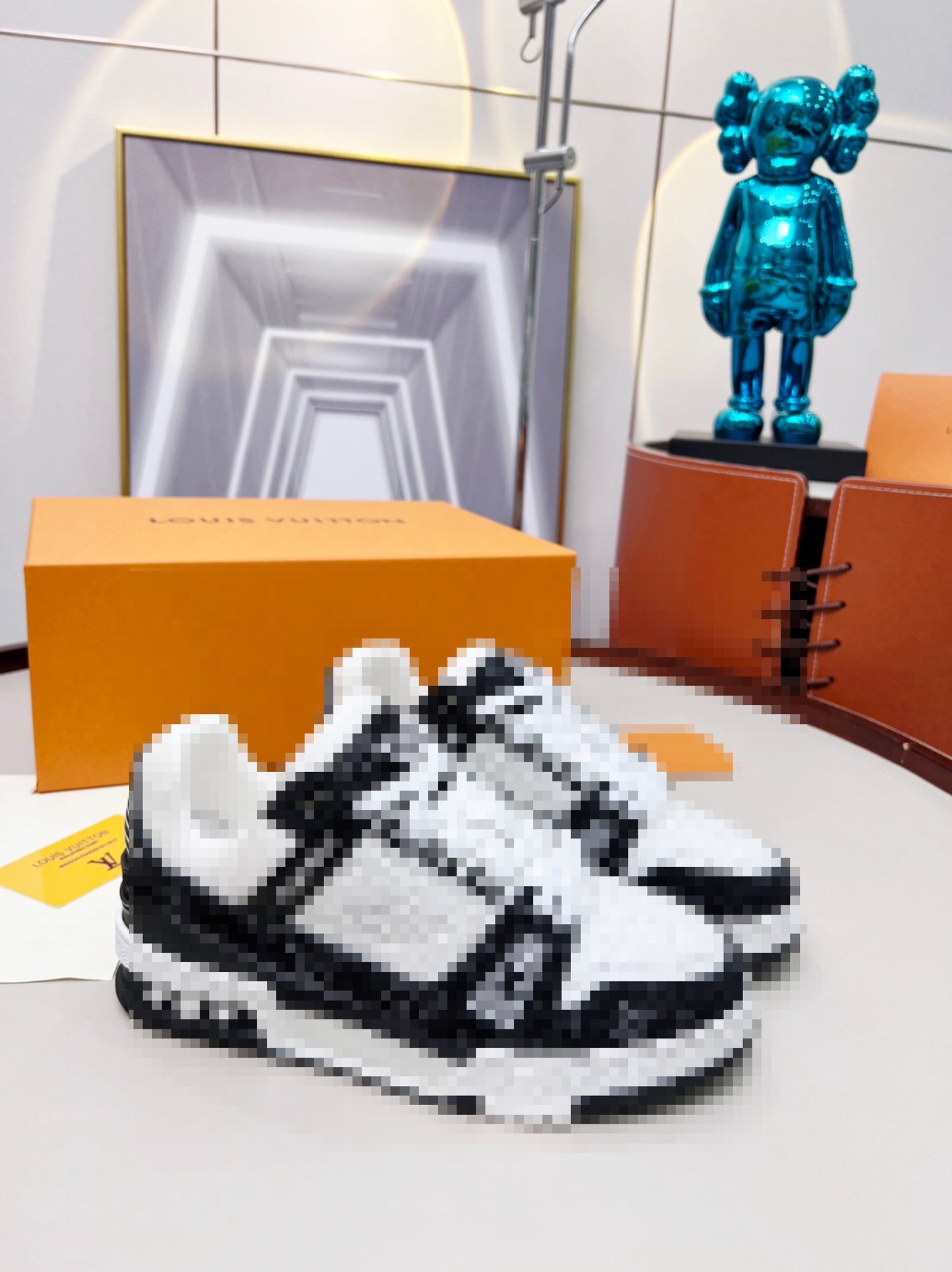 LV-1000